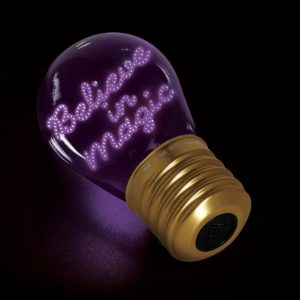 8052694027698-lampe-de-table-en-forme-dampoule-bulb-fiction---believe-in-magic